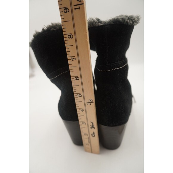 Isotoner Joanne Blacc Suede Faux Fur Lined Lace Up Ankle Boots Lug Sole Sz 8.5M - Picture 9 of 9